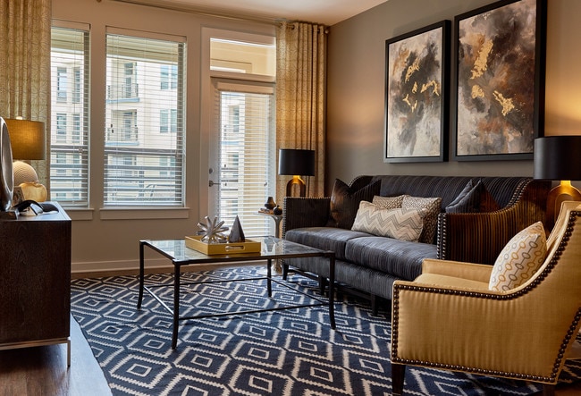 Building Photo - Evolution At Towne Centre