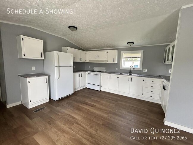 Building Photo - 5711 Blissfield-