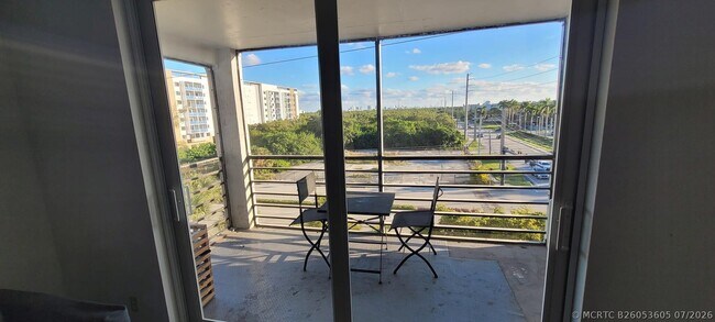 Foto del edificio - 501 E Dania Beach Blvd