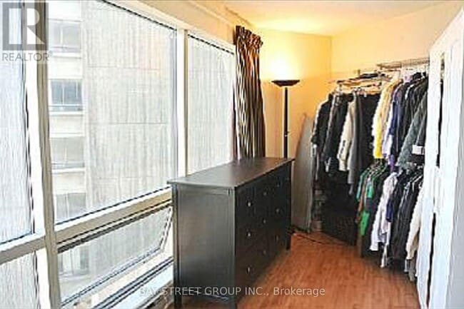 Building Photo - 1001 Bay St.