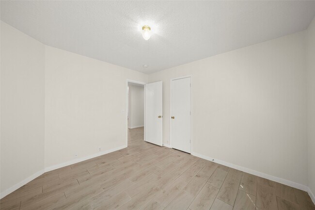 Foto del edificio - 13535 Eldridge Villa St