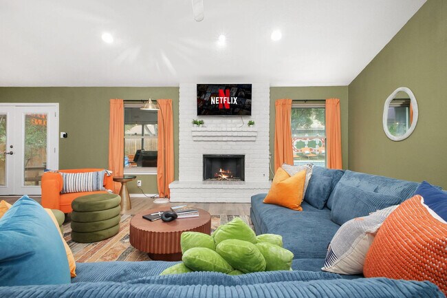 Building Photo - 4519 Briardale St