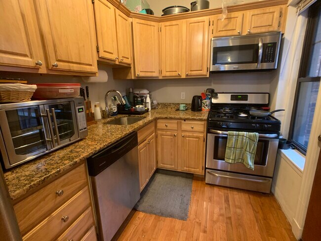 Foto del edificio - 185 Chestnut Hill Ave