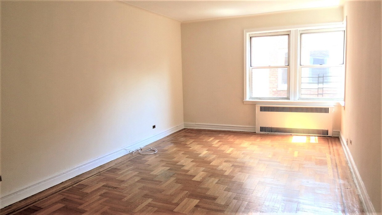 Foto principal - 111-50 76th Rd