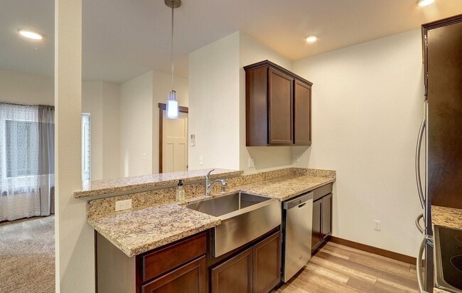 Building Photo - 3 Bedroom + Office Loft Granite Falls Home