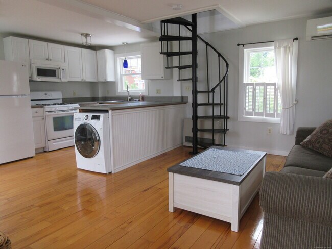 Foto del edificio - 255 Pequot Ave