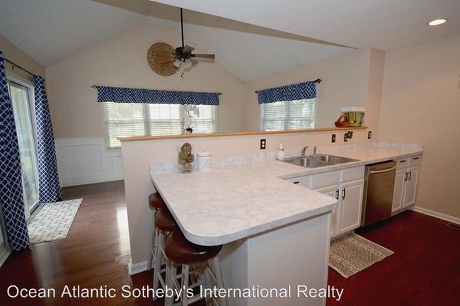 Building Photo - 3 br, 2 bath House - 116 Starlight Drive