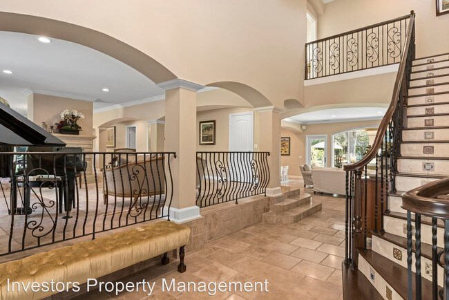Foto del edificio - 5 br, 5.5 bath House - 840 Rodeo Rd
