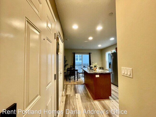 Foto del edificio - 2 br, 1 bath House - 11921 SE Ash Street #15