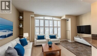 Building Photo - 135 James St S