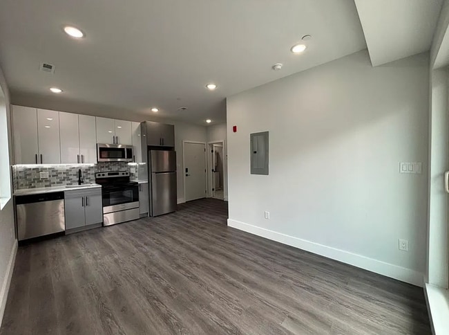 Foto del edificio - 675 N 41st St