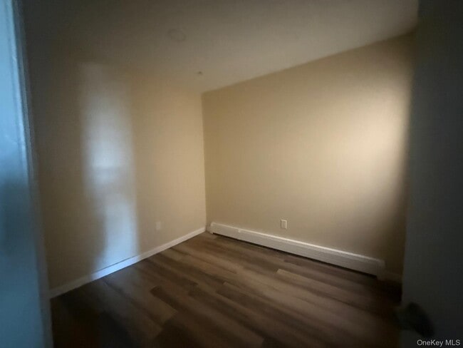 Building Photo - 181 Hale Ave