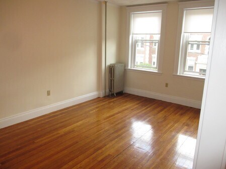 Foto del edificio - 85 Brainerd Rd