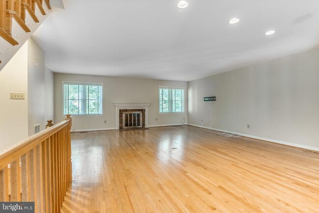 Foto del edificio - 1059 N George Mason Dr