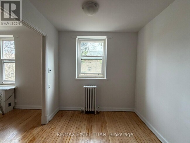 Photo du bâtiment - 8 Mallory Gardens