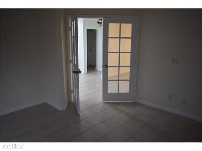 Building Photo - 11115 NW 46th Dr
