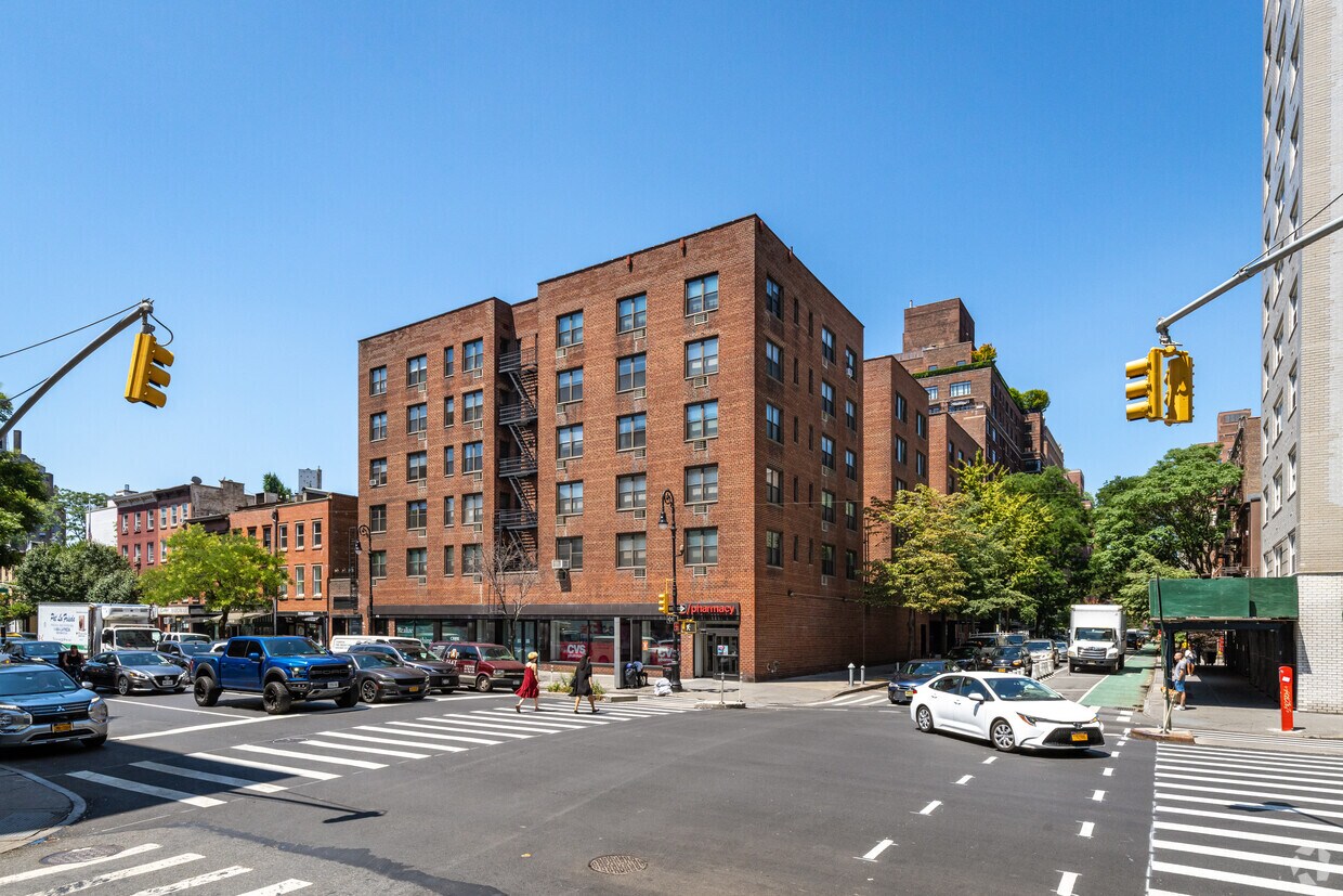 The Mark Twain Apartments in New York, NY