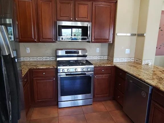 Building Photo - "Spacious 4-Bed Oasis with Fireplace in Twentynine Palms – Perfect for Cozy Living!"