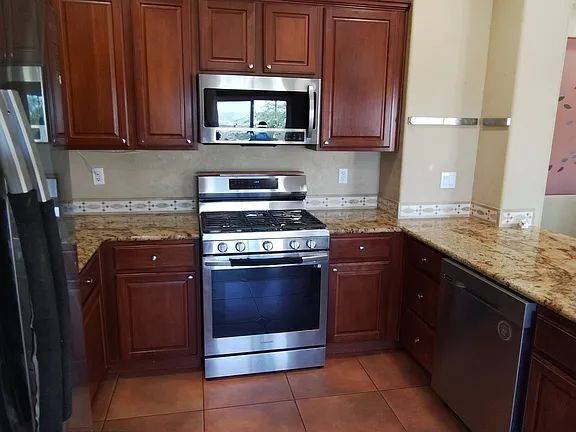 Foto del edificio - "Spacious 4-Bed Oasis with Fireplace in Twentynine Palms – Perfect for Cozy Living!"