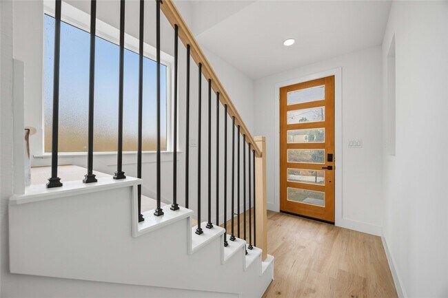 Foto del edificio - 2012 Yates St