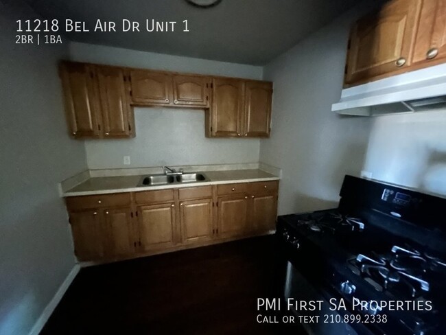 Building Photo - Fourplex two bedroom unit is ready to move...