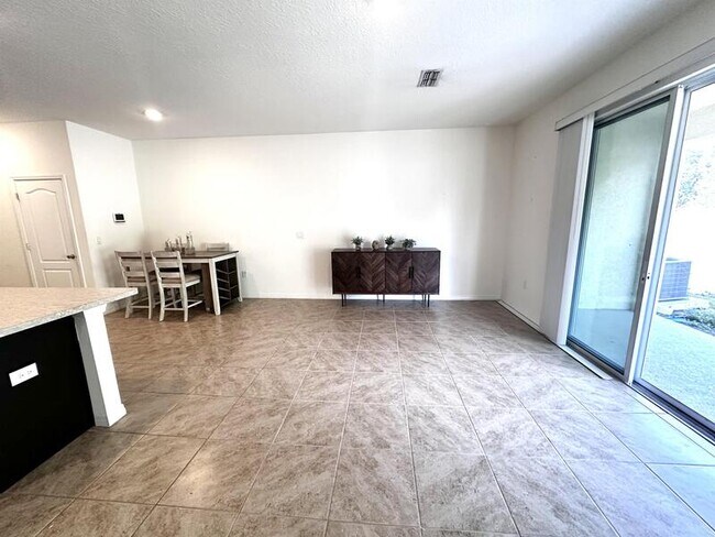 Building Photo - 370 Feltrim Reserve Blvd