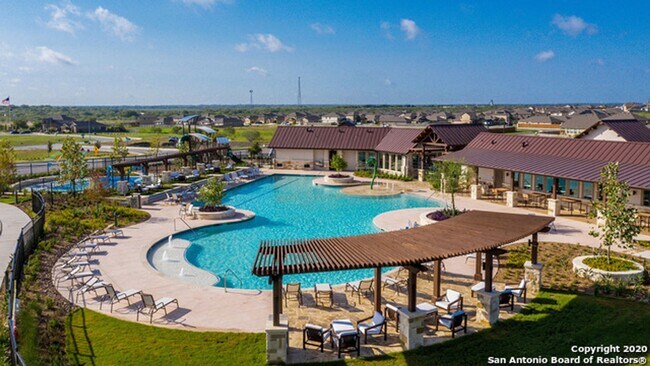 Foto del edificio - Spacious 4 Bed / 2.5 Bath Home – 2,243 Sq Ft + Resort-Style Amenities