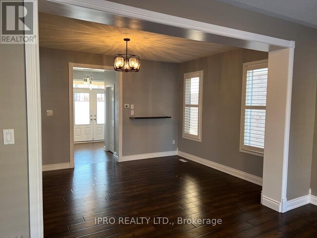 Building Photo - 883 Pickersgill Crescent