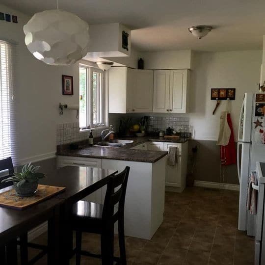 Building Photo - 215 Trader Crescent