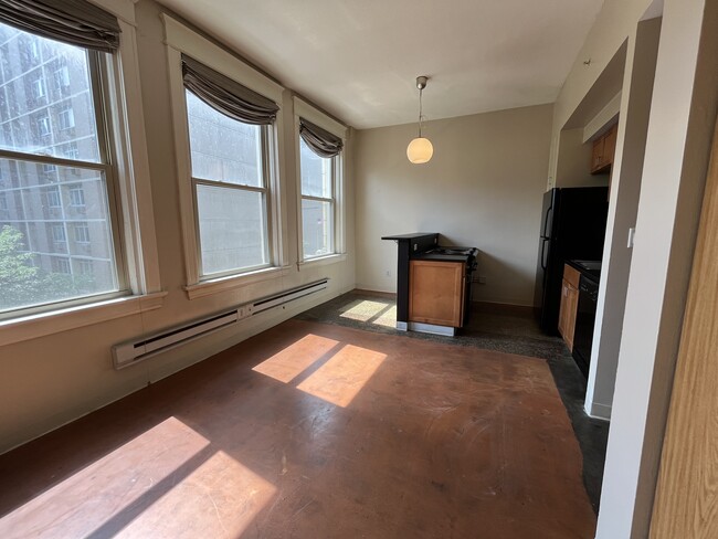 Building Photo - 488 Wabasha St N