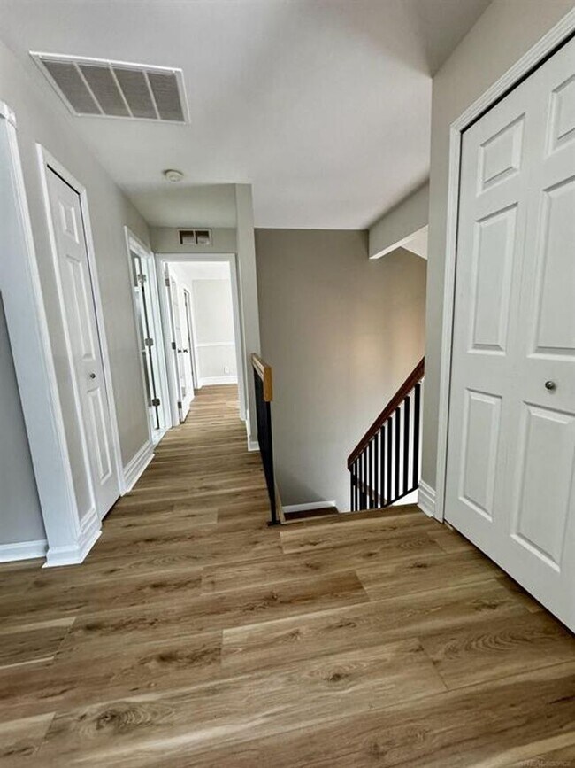 Building Photo - Promotional Rate of $1650 for the First 6 ...