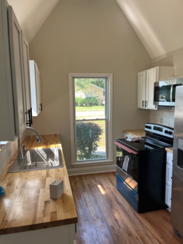 Building Photo - 1180 Garibaldi St SW