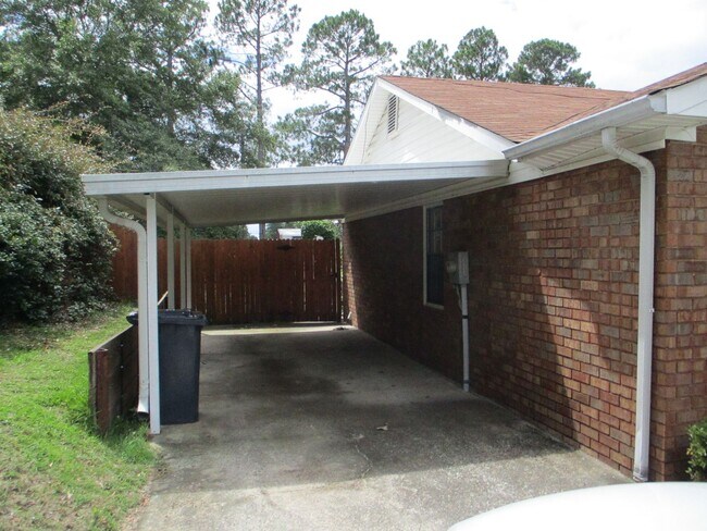 Foto del edificio - Updated 4 Br brick home in Martinez