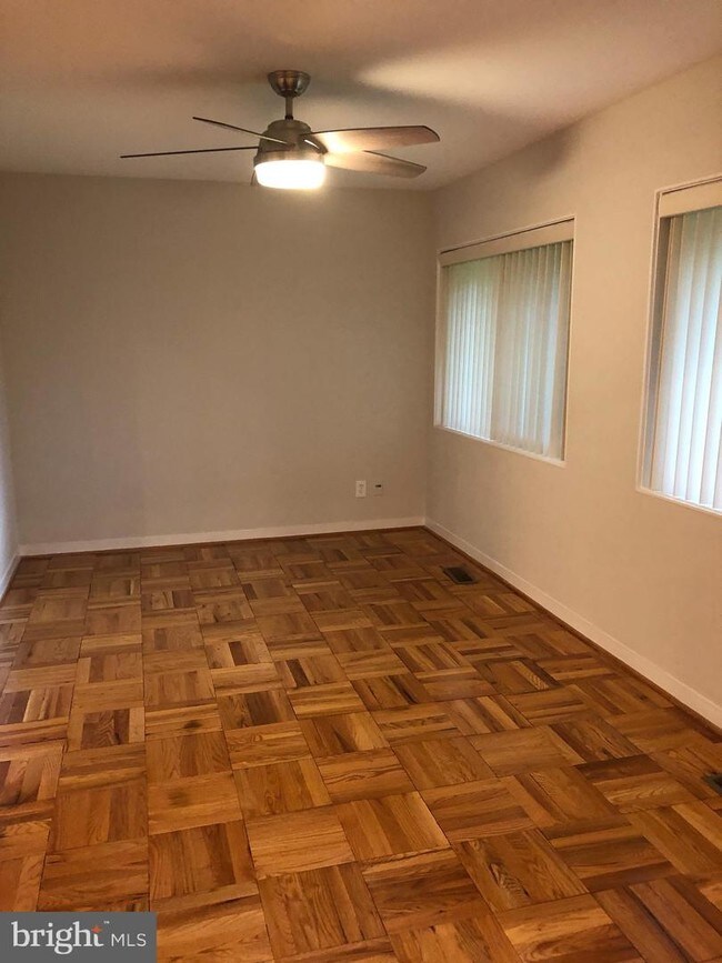 Building Photo - 14 Stonehenge Cir