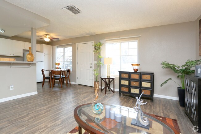 2HAB 1BA-777 ft² - Vantage