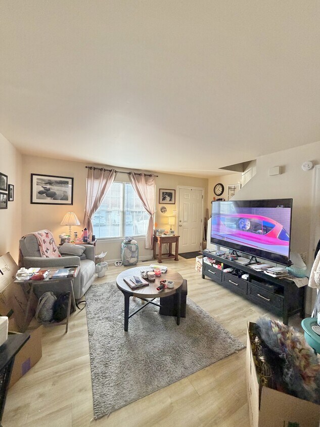 Foto principal - 305 Lake St