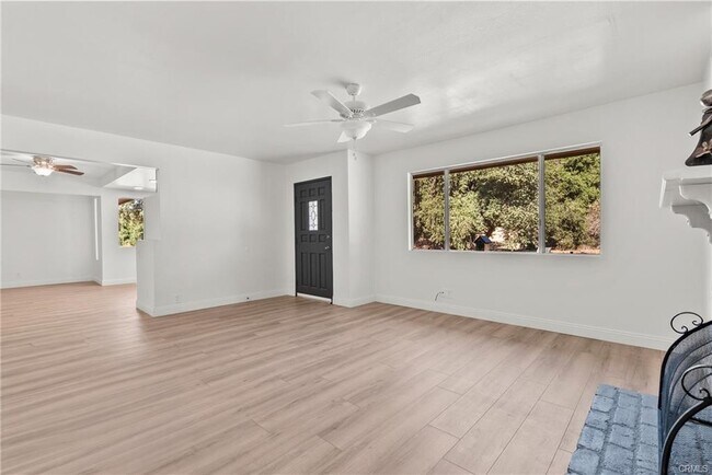 Building Photo - 40220 Cll El Clavelito