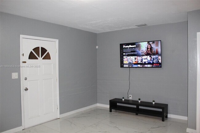 Foto del edificio - 3400 SW 25th St
