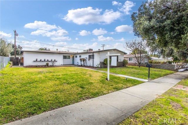 Building Photo - 1440 E Colton Ave