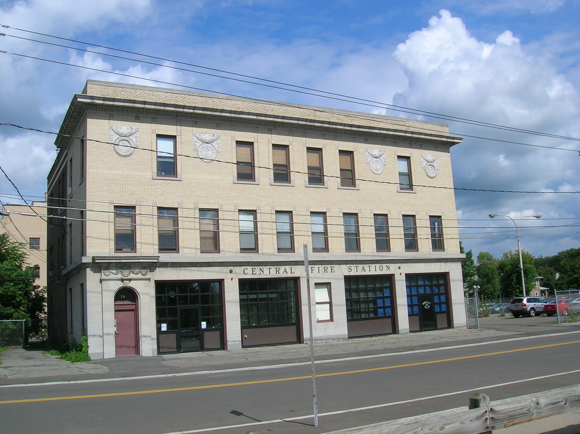 Primary Photo - 74 Carroll St