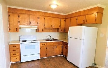 Building Photo - 1255 Rivercrest Dr