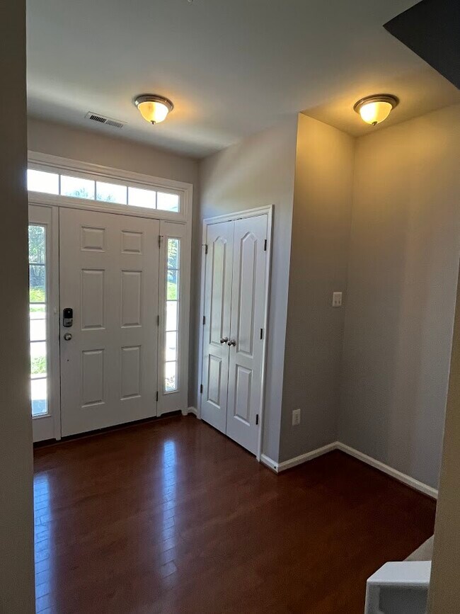 Foto del edificio - 2703 Osprey Way N