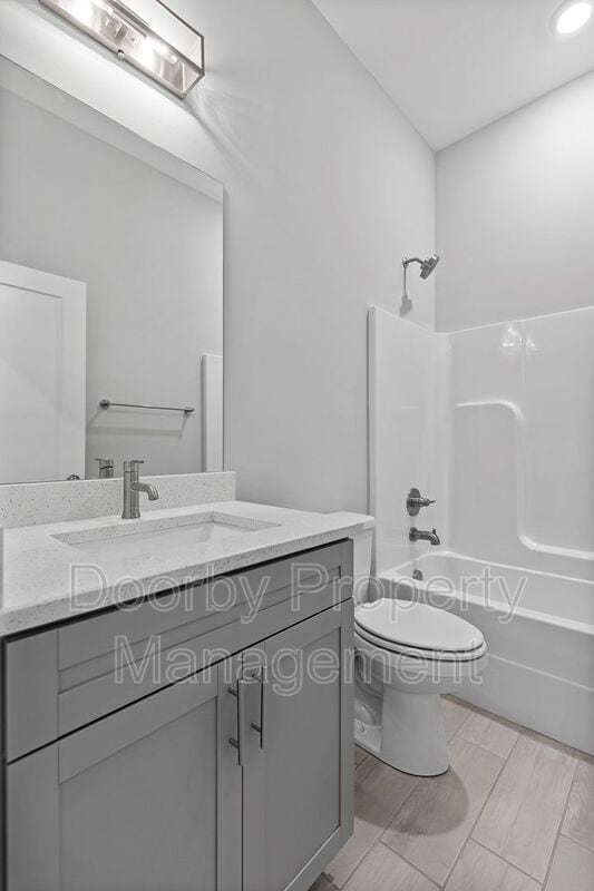Foto del edificio - 769 Burnside Pl
