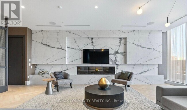 Photo du bâtiment - 2545 Simcoe St N
