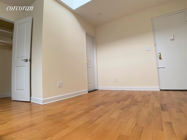 Building Photo - 5 W 87th St