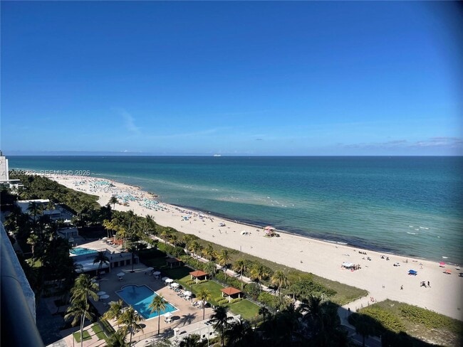 Building Photo - 2555 Collins Ave