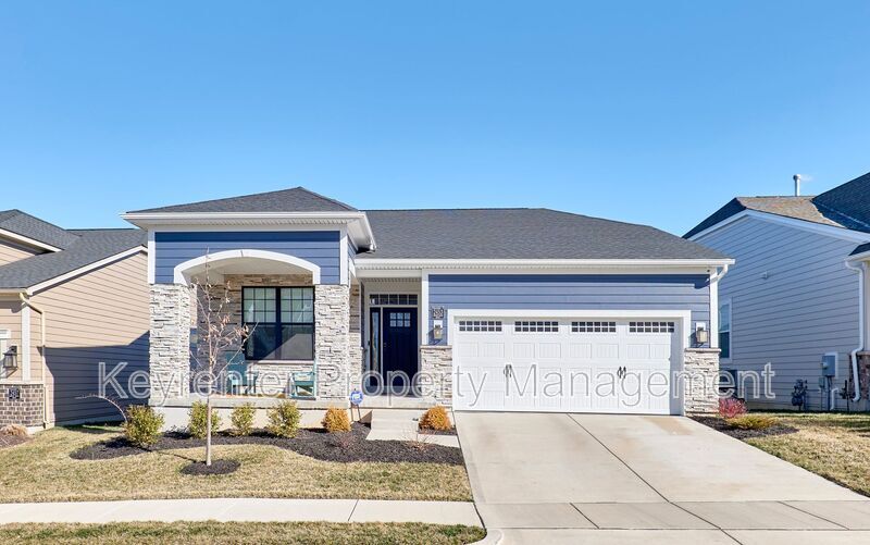 Foto principal - 2453 Grover Ridge Dr