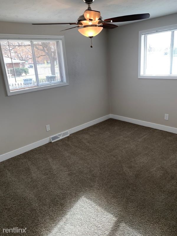 Building Photo - 4 br, 1.5 bath House - 1102 Vivian St.