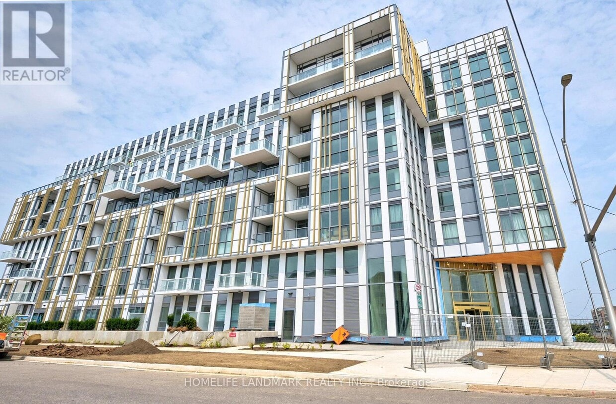 Primary Photo - 1005-1005 Dundas St E
