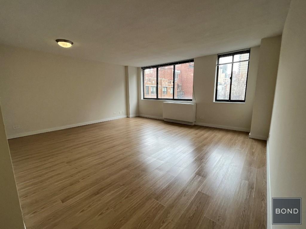 Primary Photo - 730 Columbus Ave
